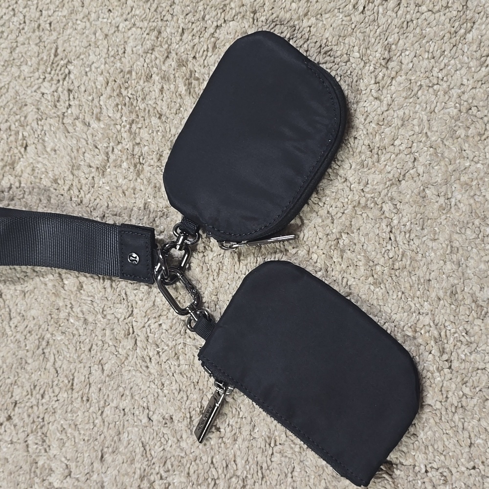 NWOT Lululemon Dual Pouch Wristlet - Picture 5 of 5